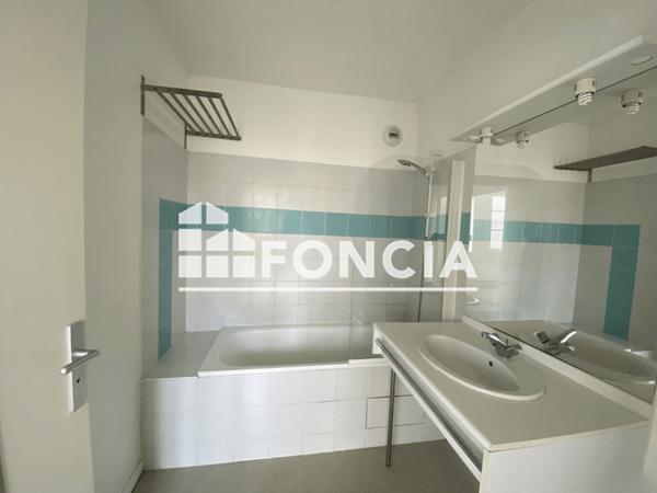 Location Appartement 3 pièces 61.79 m² - 9 BIS RUE VICTOR HUGO Rochefort 17300