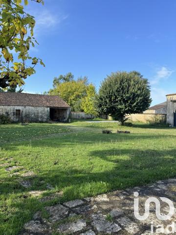 Demeure 9 pièces de 242 m² à Brizambourg (17770)