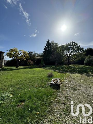 Demeure 9 pièces de 242 m² à Brizambourg (17770)