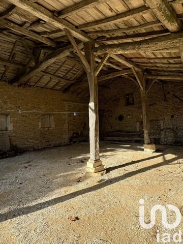 Demeure 9 pièces de 242 m² à Brizambourg (17770)