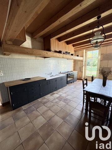 Demeure 9 pièces de 242 m² à Brizambourg (17770)