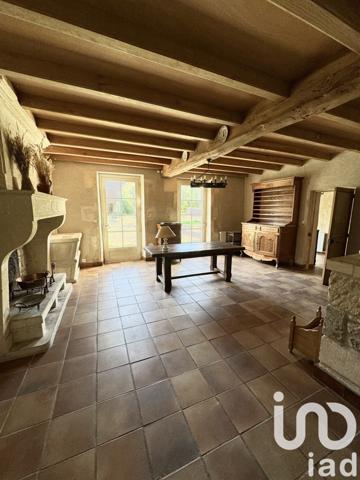 Demeure 9 pièces de 242 m² à Brizambourg (17770)