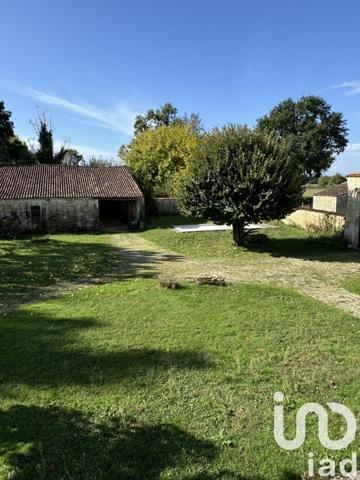 Demeure 9 pièces de 242 m² à Brizambourg (17770)