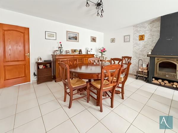 Maison de plain-pied à vendre à Breuillet , 3 chambres , jardin , au calme