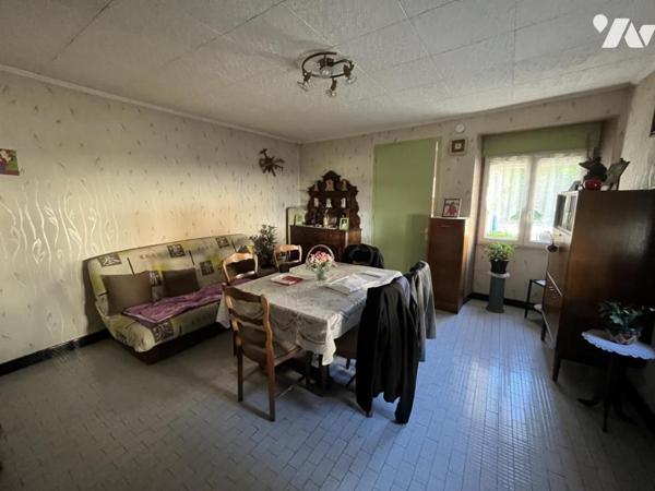 MAISON AVEC HANGAR EN DEPENDANCE