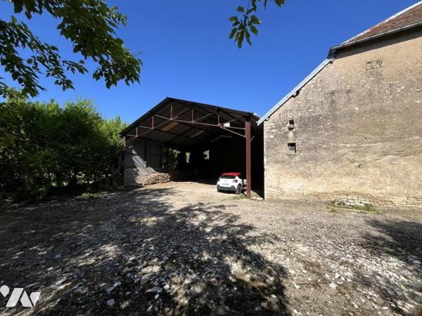 MAISON AVEC HANGAR EN DEPENDANCE