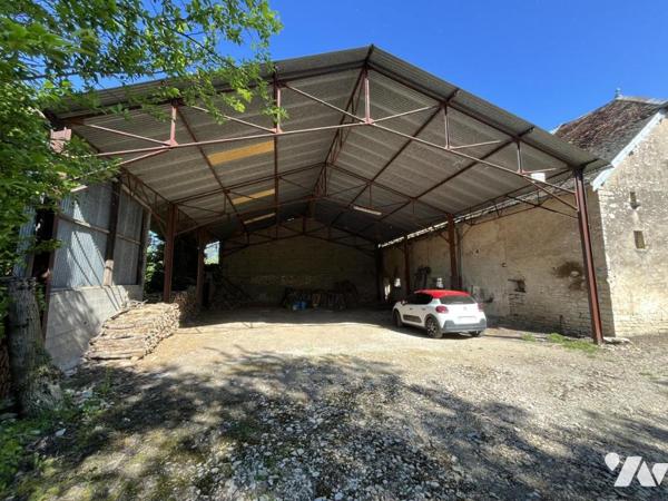 MAISON AVEC HANGAR EN DEPENDANCE