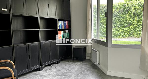 À vendre Local commercial 69.63 m² - Versailles 78000
