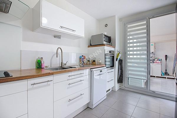 Magnifique appartement T3/4 lumineux avec vue dégagée Vitrolles