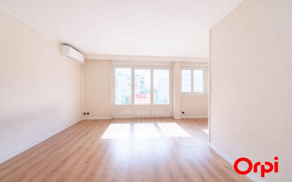 Appartement à vendre    4 pièces • 82,01 m2 Mâcon