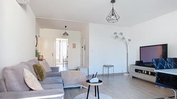 Bel Appartement T3 traversant de 65 m2 à Port-de-Bouc