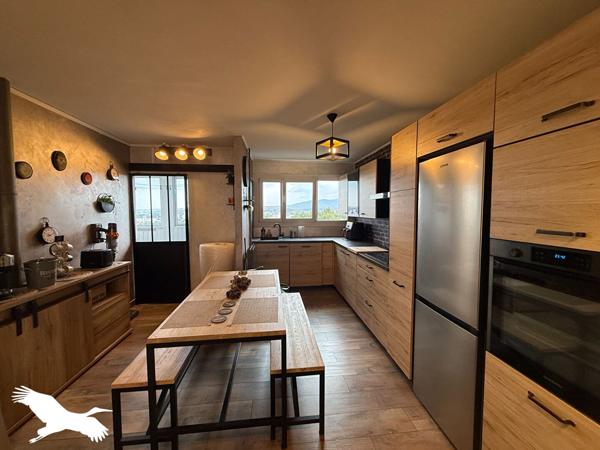 Appartement à louer 1 000 € CC Marseille 3 p 69 m² DPE A