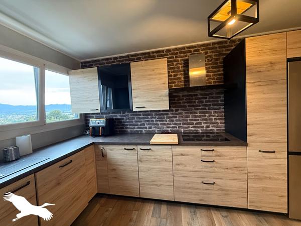 Appartement à louer 1 000 € CC Marseille 3 p 69 m² DPE A