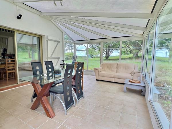 Maison provençale 121 m² avec vue exceptionnelle, secteur PUJOLS (47) Située dans un environnement campagne privilégié sur le secteur recherché de Pujols, découvrez cette charmante maison de type provençal d'environ 121 m², implantée sur un beau terrain , Pujols