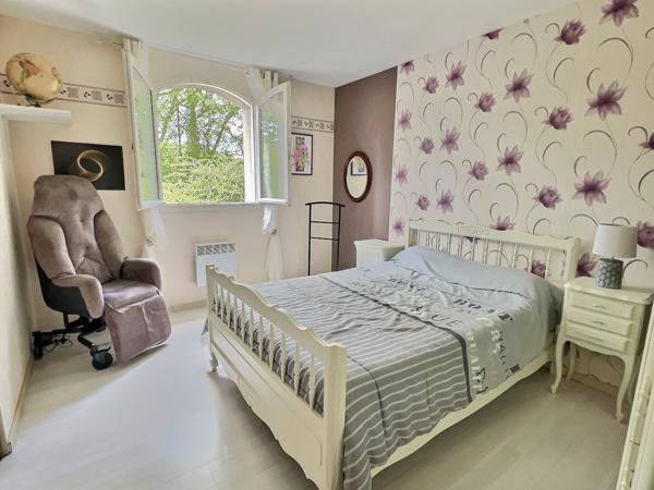 Maison provençale 121 m² avec vue exceptionnelle, secteur PUJOLS (47) Située dans un environnement campagne privilégié sur le secteur recherché de Pujols, découvrez cette charmante maison de type provençal d'environ 121 m², implantée sur un beau terrain , Pujols