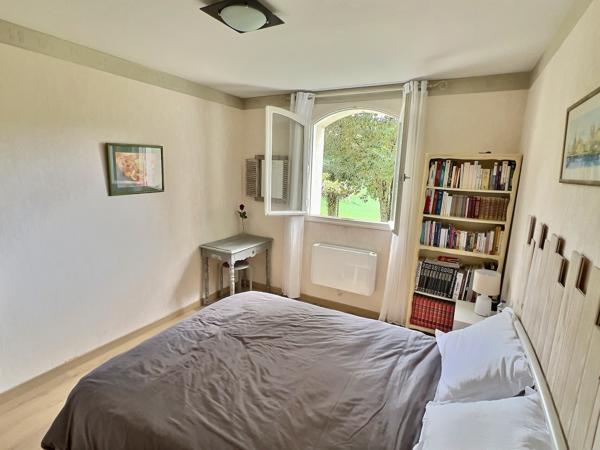 Maison provençale 121 m² avec vue exceptionnelle, secteur PUJOLS (47) Située dans un environnement campagne privilégié sur le secteur recherché de Pujols, découvrez cette charmante maison de type provençal d'environ 121 m², implantée sur un beau terrain , Pujols