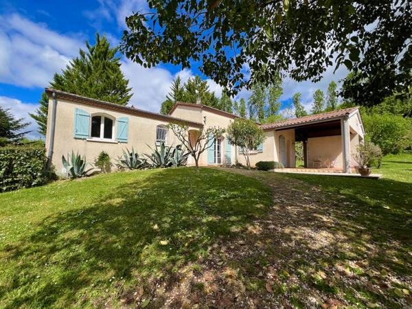 Maison provençale 121 m² avec vue exceptionnelle, secteur PUJOLS (47) Située dans un environnement campagne privilégié sur le secteur recherché de Pujols, découvrez cette charmante maison de type provençal d'environ 121 m², implantée sur un beau terrain , Pujols