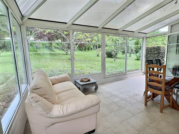 Maison provençale 121 m² avec vue exceptionnelle, secteur PUJOLS (47) Située dans un environnement campagne privilégié sur le secteur recherché de Pujols, découvrez cette charmante maison de type provençal d'environ 121 m², implantée sur un beau terrain , Pujols