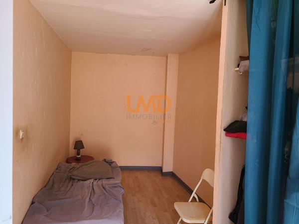 immeuble d'habitation sur 3 niveaux