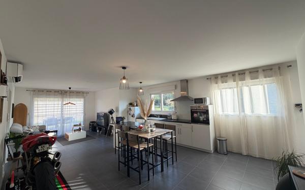 Maison à vendre    3 pièces •  Médis