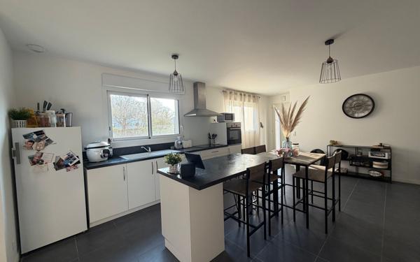 Maison à vendre    3 pièces •  Médis