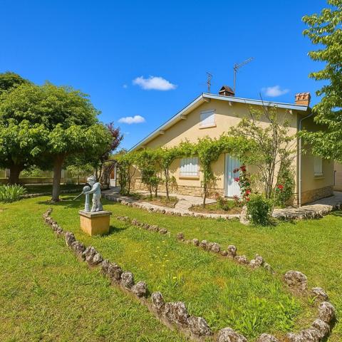 MAISON 120 m2 environ- 5CHAMBRES- TERRAIN 1200 m2