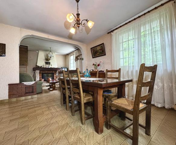 MAISON 120 m2 environ- 5CHAMBRES- TERRAIN 1200 m2