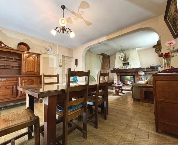 MAISON 120 m2 environ- 5CHAMBRES- TERRAIN 1200 m2