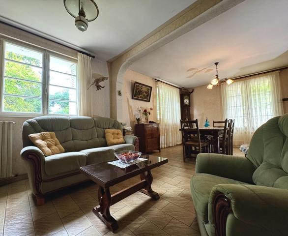 MAISON 120 m2 environ- 5CHAMBRES- TERRAIN 1200 m2