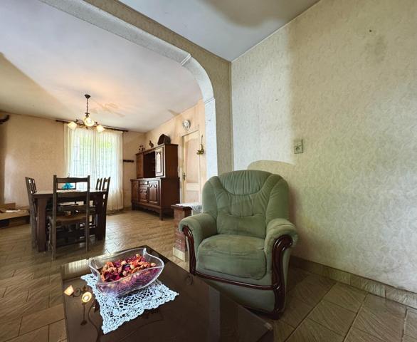 MAISON 120 m2 environ- 5CHAMBRES- TERRAIN 1200 m2