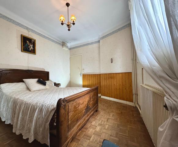 MAISON 120 m2 environ- 5CHAMBRES- TERRAIN 1200 m2