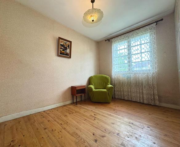 MAISON 120 m2 environ- 5CHAMBRES- TERRAIN 1200 m2