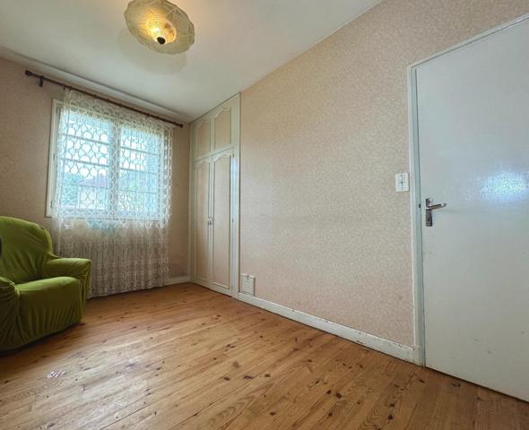 MAISON 120 m2 environ- 5CHAMBRES- TERRAIN 1200 m2