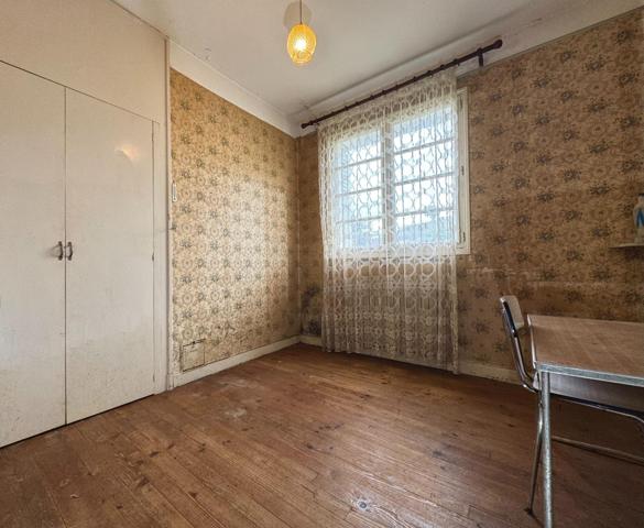 MAISON 120 m2 environ- 5CHAMBRES- TERRAIN 1200 m2