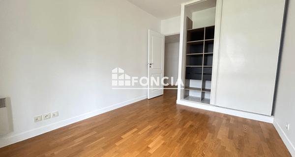 Location Appartement 4 pièces 92.49 m² - Issy-les-moulineaux 92130