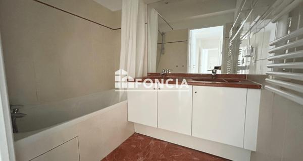 Location Appartement 4 pièces 92.49 m² - Issy-les-moulineaux 92130