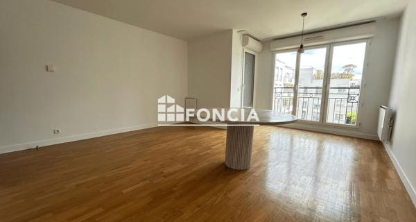 Location Appartement 4 pièces 92.49 m² - Issy-les-moulineaux 92130
