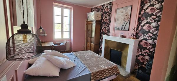 Cozes (17120) 

belle maison bourgeoise de ville