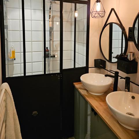 Cozes (17120) 

belle maison bourgeoise de ville