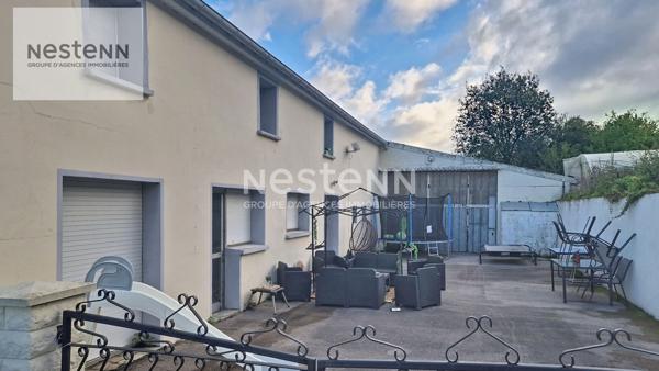 Investisseurs ou professionnel : Garage, Hangar, bureau, Secteur de DESVRES 480 m2 ( hauteur de 5m20 à 8m20)  + 80m2 de bureaux+ Terrain constructible+ un appartement T4 de 90m2 loué 700 euros