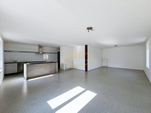 SPACIEUX APPARTEMENT DE 111 M2 À QUELQUES MINUTES DE COMMERC Lérouville