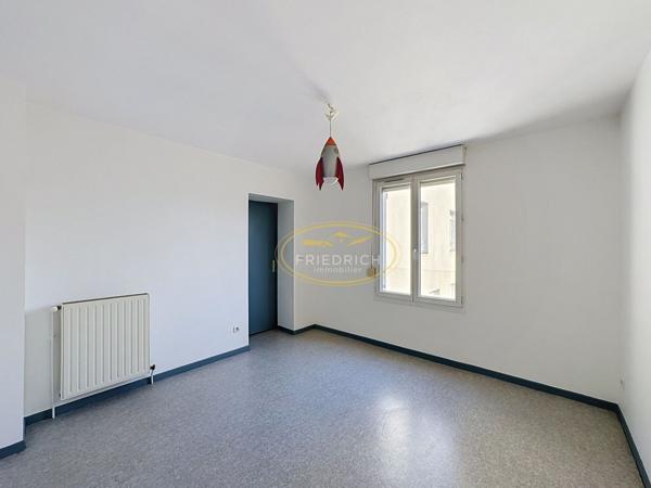 SPACIEUX APPARTEMENT DE 111 M2 À QUELQUES MINUTES DE COMMERC Lérouville