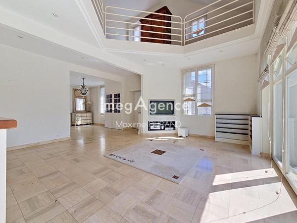 Maison à CHOLET, 49300 - 8 pièces 200m²
