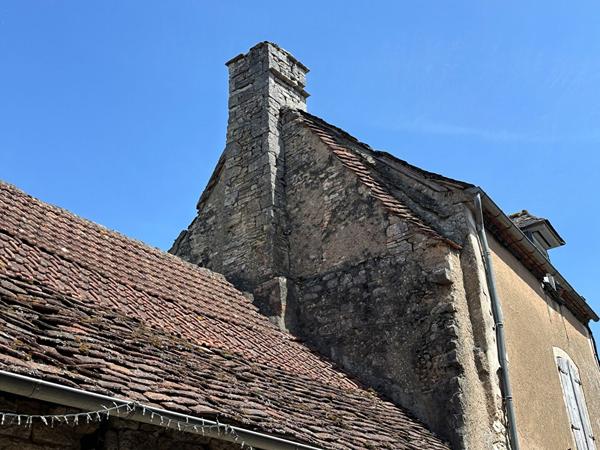 Maison à rénover coeur de village Sarrazac