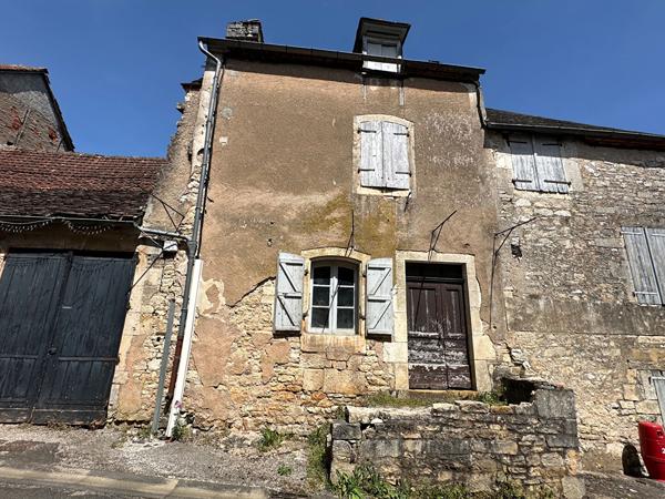 Maison à rénover coeur de village Sarrazac