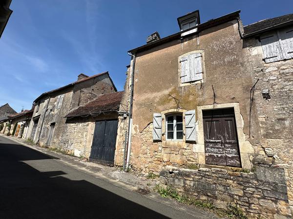 Maison à rénover coeur de village Sarrazac