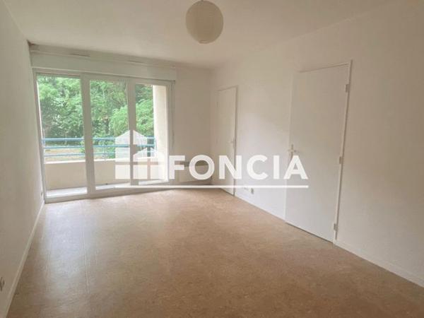 Location Studio 28.11 m² - 23 RUE DU PERE DE LA CROIX Poitiers 86000