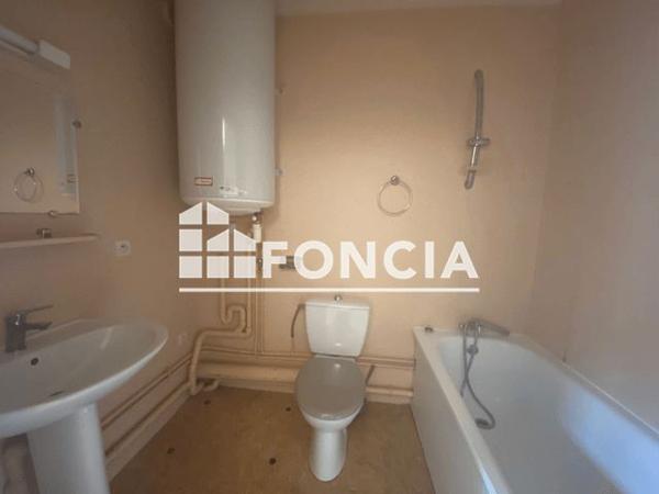 Location Studio 28.11 m² - 23 RUE DU PERE DE LA CROIX Poitiers 86000