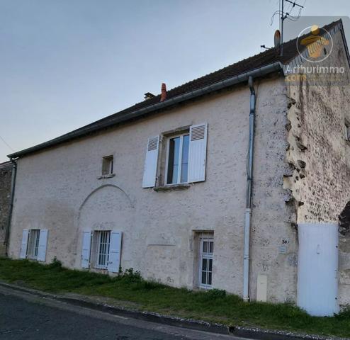 Vente                                                      Maison
                        
                     6 pièces                      226 m2                     à Beaugency