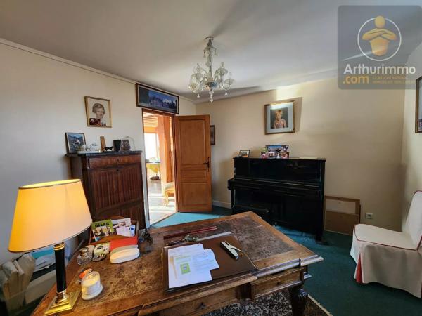 Vente                                                      Maison
                        
                     6 pièces                      226 m2                     à Beaugency